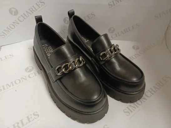 KOI VEGAN SHENRON MEN'S CHAIN BLACK LOAFERS - SIZE 9