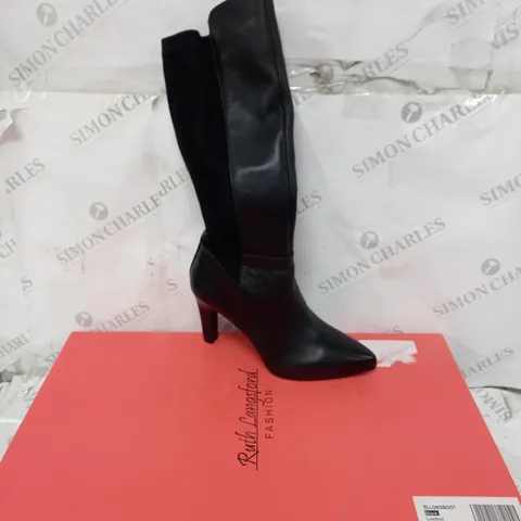 BOXED PAIR OF RUTH LANGSFORD RLLONGBOOTS BLACK LEATHER SIZE 4