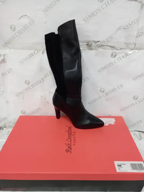 BOXED PAIR OF RUTH LANGSFORD RLLONGBOOTS BLACK LEATHER SIZE 4