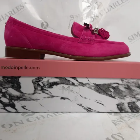 MODA IN PELLE PINK SUEDE WIDE FIT BOW TRIM SMART LOAFER SIZE 40