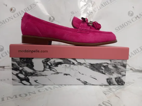 MODA IN PELLE PINK SUEDE WIDE FIT BOW TRIM SMART LOAFER SIZE 40