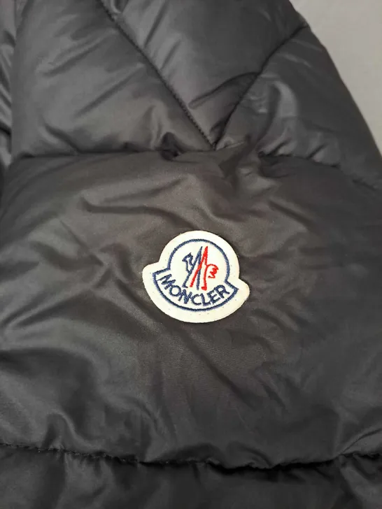 MONCLER ZIPPED PADDED COAT SIZE 3XL