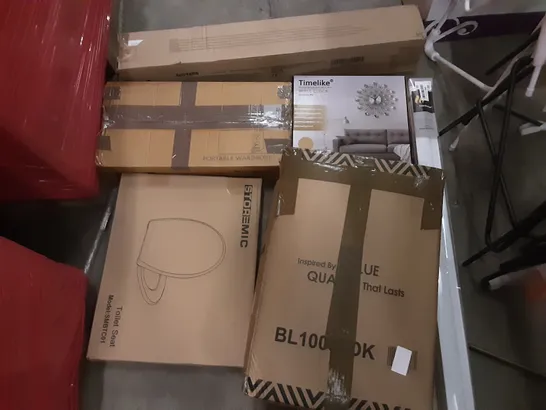 PALLET OF ASSORTED PRODUCTS INCLUDING ACEKOOL AIR FRYER, AMISGLASS, KUYAL CHAIR MAT, STORMIC TOILET SEAT, TIMELIKE WALL CLOCK BOSTON, TAIYUHOMES DAY AND NIGHT ROLLER BLIND
