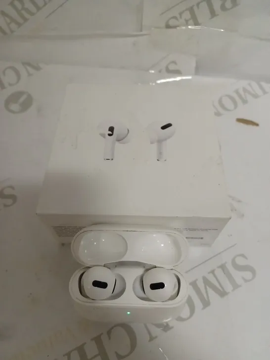 APPLE AIR PODS PRO 