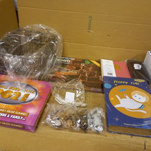 LOT OF ASSORTED ITEMS TO INCLUDE 2022 CALENDARS, BULLDOG CLIPS AND ANNUAL PLANNERS
