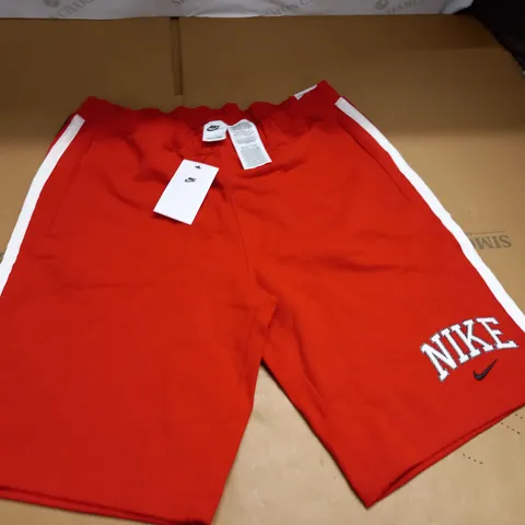 NIKE RED STANDARD FIT SHORTS - L