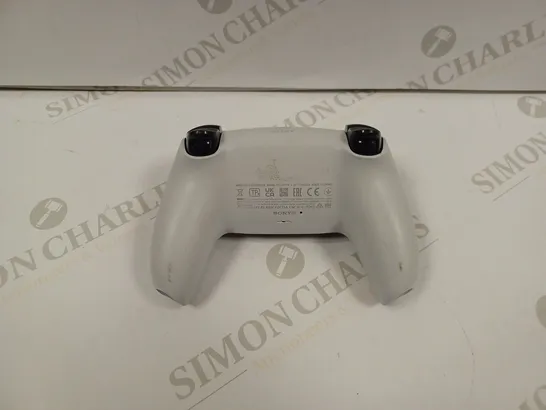 PS5 CONTROLLER WHITE 