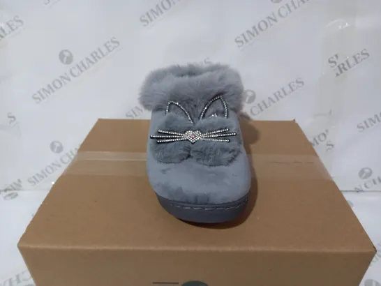 GREY FLUFFY SLIPPERS SIZE 38