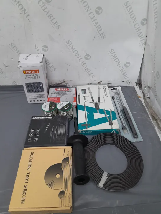 LOT OF ASSORTED HOUSEHOLD ITEMS TO INCLUDE SMOKE ALARM, SCREWDRIVER SET AND SOLDER WIRE