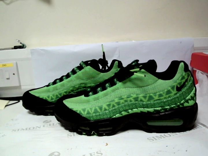 pine green air max 95