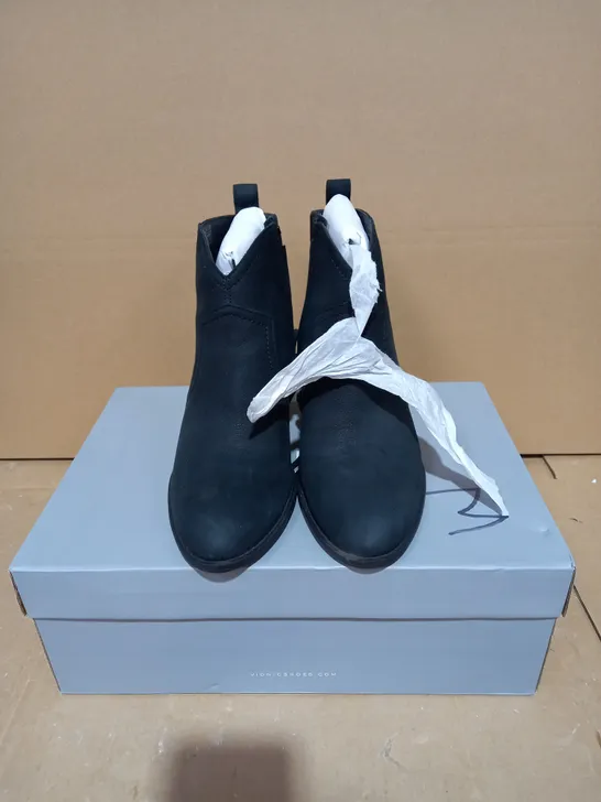 VIONIC RAINA BLACK BOOTS - SIZE 5.5