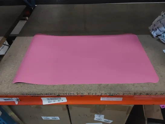 BOX TO CONTAIN APPROX 40 X YSAGI OFFICE DESK PADS IN CORK LEATHER - PINK