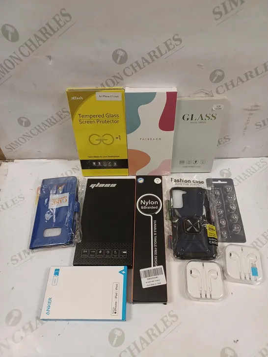 BOX OF APPROXIMATELY 25 ASSORTED MOBILE PHONE/TABLET ACCESSORIES TO INCLUDE PHONE HOLDER, EARPHONES, SCREEN PROTECTORS ETC