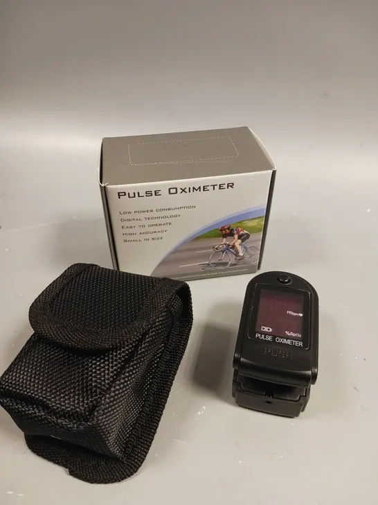 BOXED DIGITAL PULSE OXIMETER & CASE 