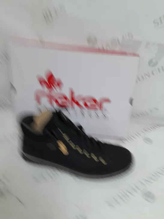 BOXED PAIR OF RIEKER WARM LINED BOOTIE IN BLACK SIZE 6.5