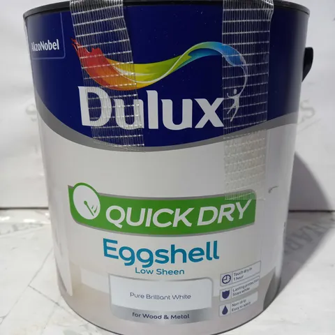 DULUX QUICK DRY EGGSHELL LOW SHEEN PAINT IN PURE BRILLIANT WHITE FOR WOOD AND METAL