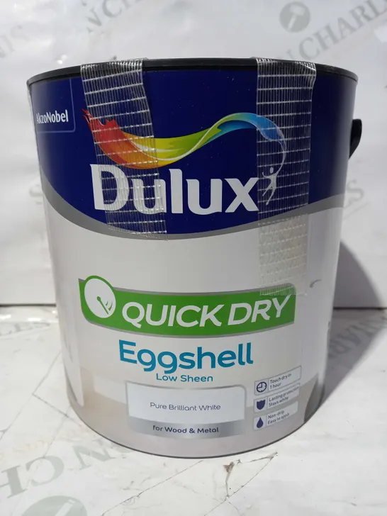 DULUX QUICK DRY EGGSHELL LOW SHEEN PAINT IN PURE BRILLIANT WHITE FOR WOOD AND METAL