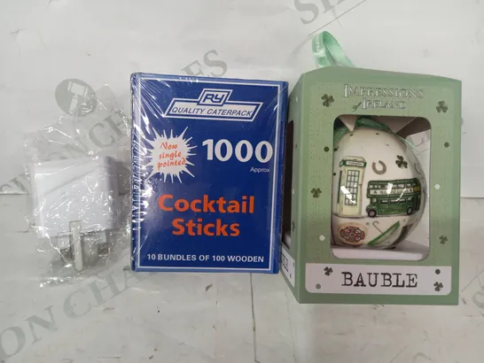 LOT OF APPROXIATELY 10 ASSORTED HOUSEHOLD ITEMS TO INCLUDE IMPRESSIONS OF IRELAND BAUBLE, BOX OF COCKTAIL STICKS, SAMSUNG POWER ADAPTER, ETC