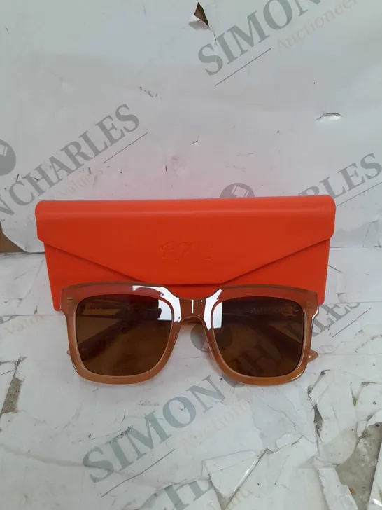 RWL SUNGLASSES WITH ORANGE CASE 