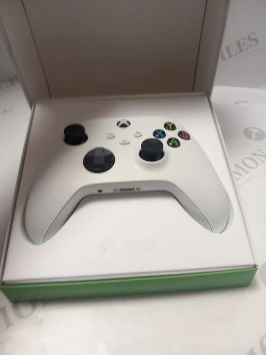 BOXED XBOX ROBOT WHITE WIRELESS CONTROLLER