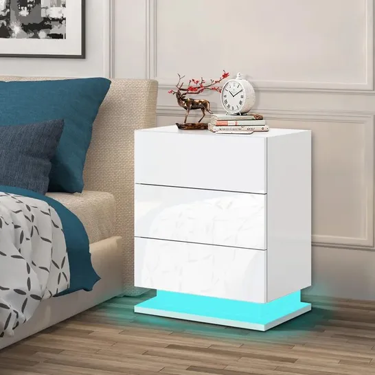 BOXED ODANIEL 3 DRAWER BEDSIDE TABLE WHITE