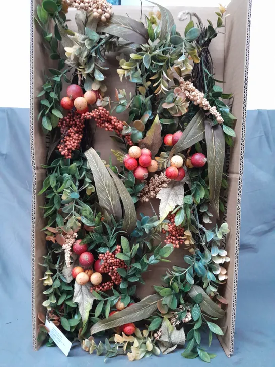 BOXED UNBRANDED DECORATIVE GARLAND