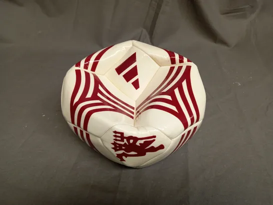 ADIDAS MANCHESTER UNITED OFFICIAL BALL