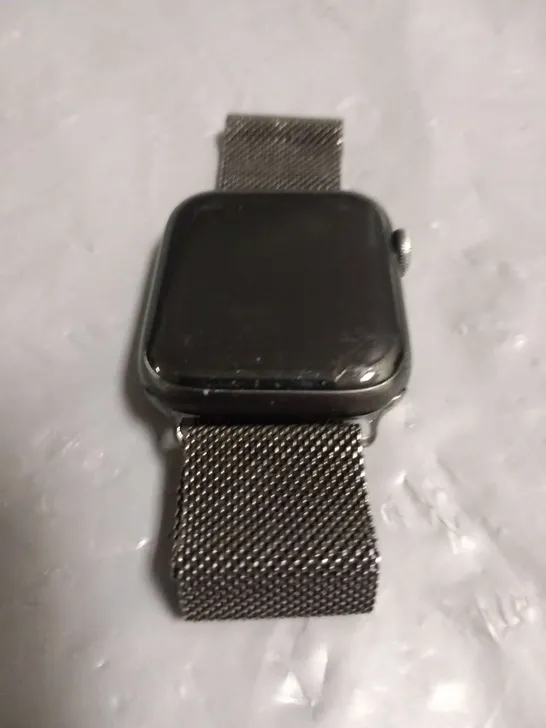 APPLE SERIES 6 WRIST WATCH