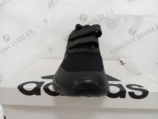 BOXED PAIR OF ADIDAS TENSAUR RUN 2.0 IN BLACK - UK 5