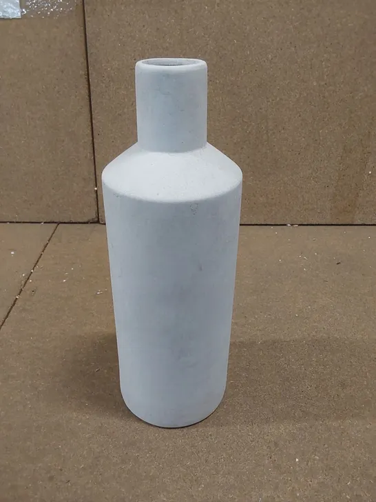 BOXED GUILLAINE CERAMIC TABLE VASE 