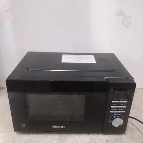 BOXED SWAN 700W MANUAL MICROWAVE - BLACK