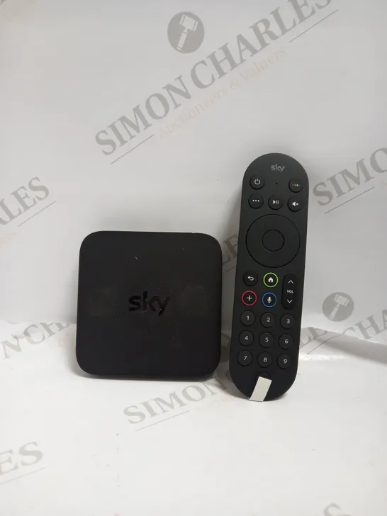 SKY STREAM PUCK TV BOX: MODEL: IP061-EF-ANT