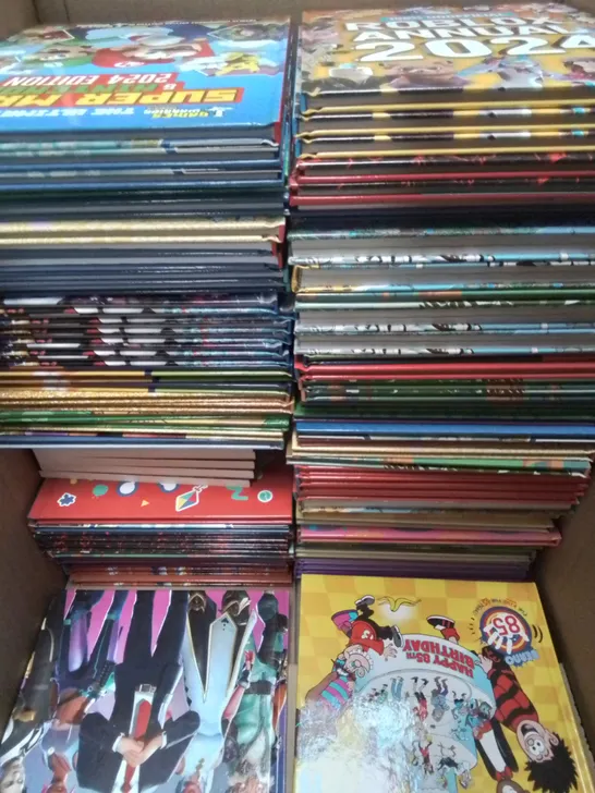 LARGE QUANTITY OF ASSORTED BOOKS AND 2024 ANNUALS TO INCLUDE GUINESS RECORDS 2024,  ROBLOX, POKEMON  AND BEANO