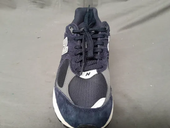 PAIR OF NEW BALANCE 2002R SHOES IN NAVY UK SIZE 7.5