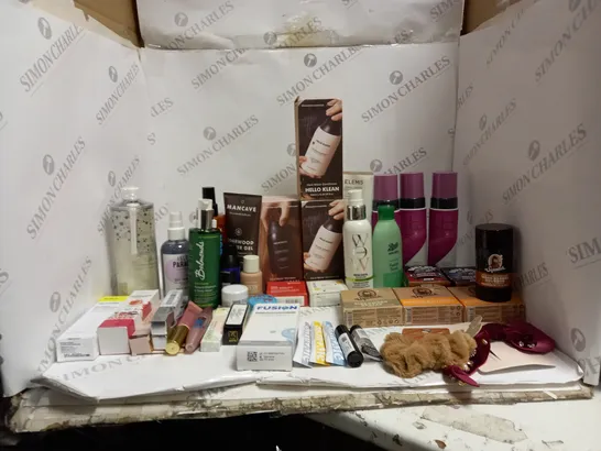 BOX OF ASSORTED COSMETICS TO INCLUDE GRUUM, PRIMARK, DR SQUATCH 