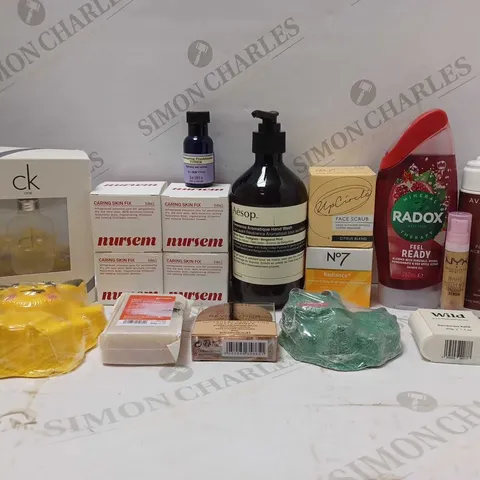 LOT OF APPROX 14 ASSORTED BEAUTY PRODUCTS TO INCLUDE NURSEM CARING SKIN FIX, AESOP HAND WASH, UPCIRCLE FACE SCRUB, ETC 