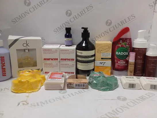 LOT OF APPROX 14 ASSORTED BEAUTY PRODUCTS TO INCLUDE NURSEM CARING SKIN FIX, AESOP HAND WASH, UPCIRCLE FACE SCRUB, ETC 