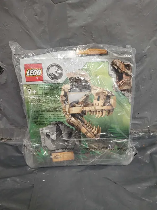 BOXED LEGO DINOSAUR FOSSILS T.REX SKULL 76964