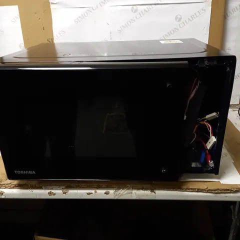 TOSHIBA 950W MICROWAVE OVEN