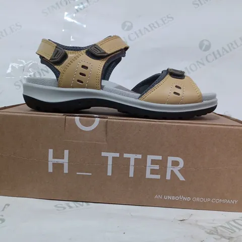 BOXED PAIR OF HOTTER STABILITY+ OPEN TOE PRIMROSE SANDALS IN SANDSTONE COLOUR UK SIZE 5.5