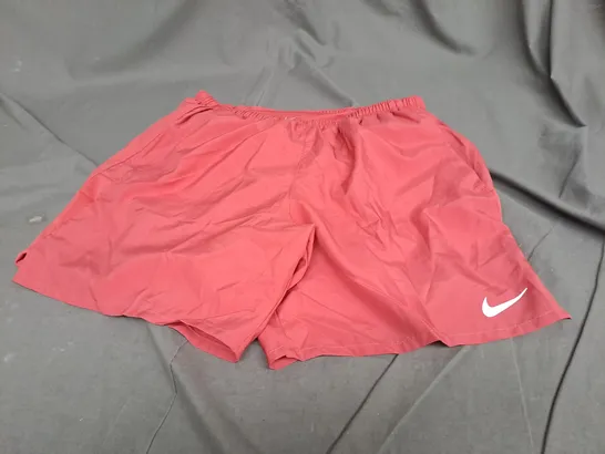 NIKE STANDARD FIT 7" LENGTH LARGE SHORTS 