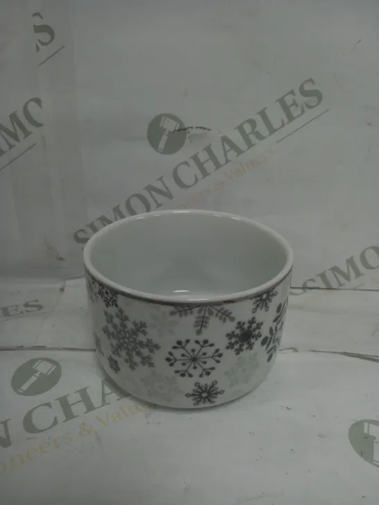 BOX OF 4 SMALL WINTER THEMED BOWLS 