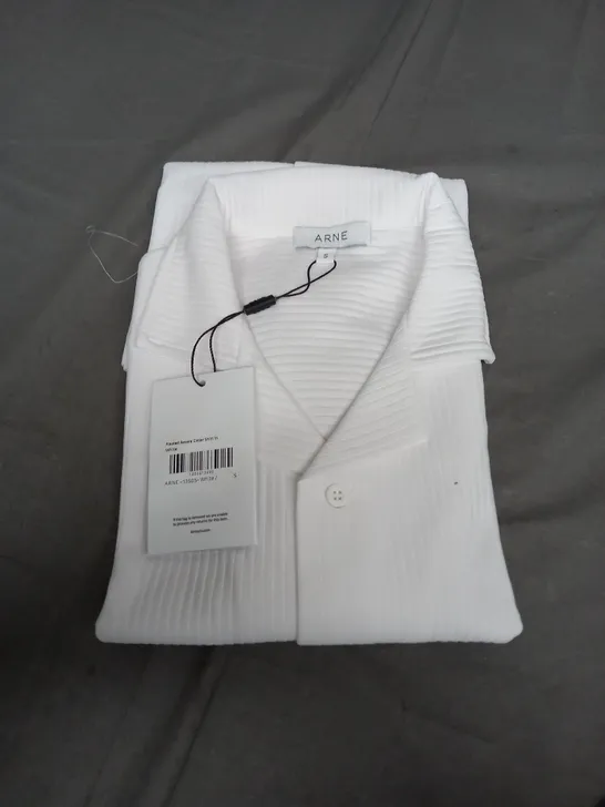 ARNE PLEATED REVERE COLLAR SHIRT IN WHITE - SMALL