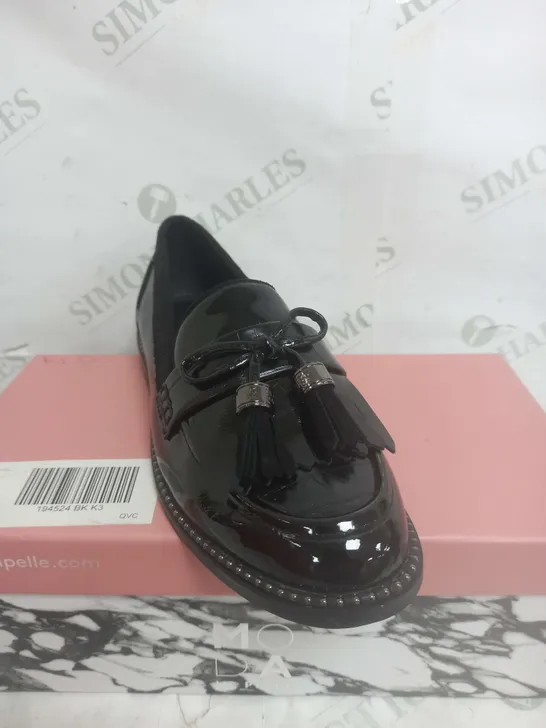 MODA IN PELLE KINSLEY TASSLE LOAFER IN BLACK SIZE 3