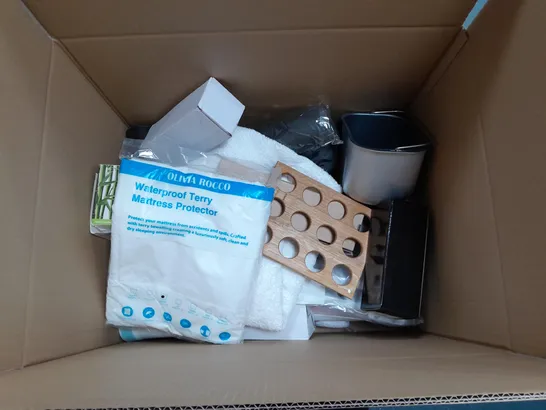 BOXED LOT OF APPROX. 25 HOUSEHOLD ITEMS TO INCLUDED BEDDING