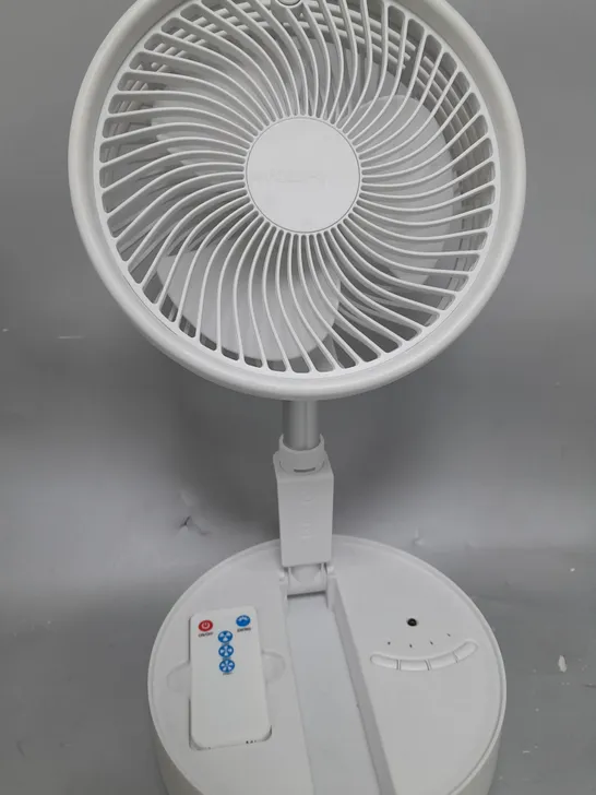 BOXED BELL & HOWELL OSCILLATING FOLDING RECHARGEABLE FAN, WHITE