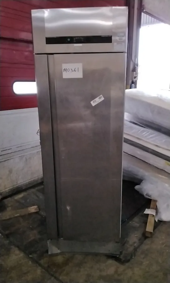 COMMERCIAL SINGLE DOOR FRIDGE/CHILLER SPA TN 70