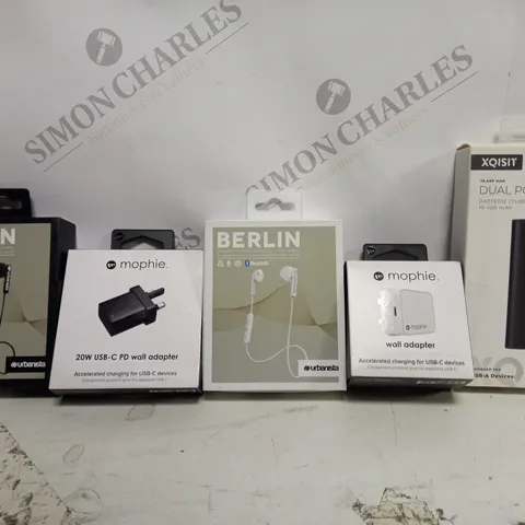 BOX OF APPROX 15 ASSORTED ITEMS TO INCLUDE - URBANISTA BERLIN - MOPHIE USB-C PD WALL ADAPTER - MOPHIE WALL ADAPTER ETC
