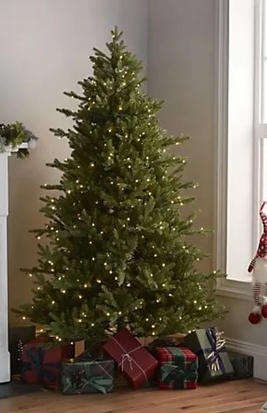 AUBURN CHRISTMAS TREE COLLECTION ONLY 4549887Simon Charles Auctioneers