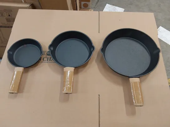 VONSHEF CAST IRON NON STICK PAN 3 PIECE SET (1 ITEM)